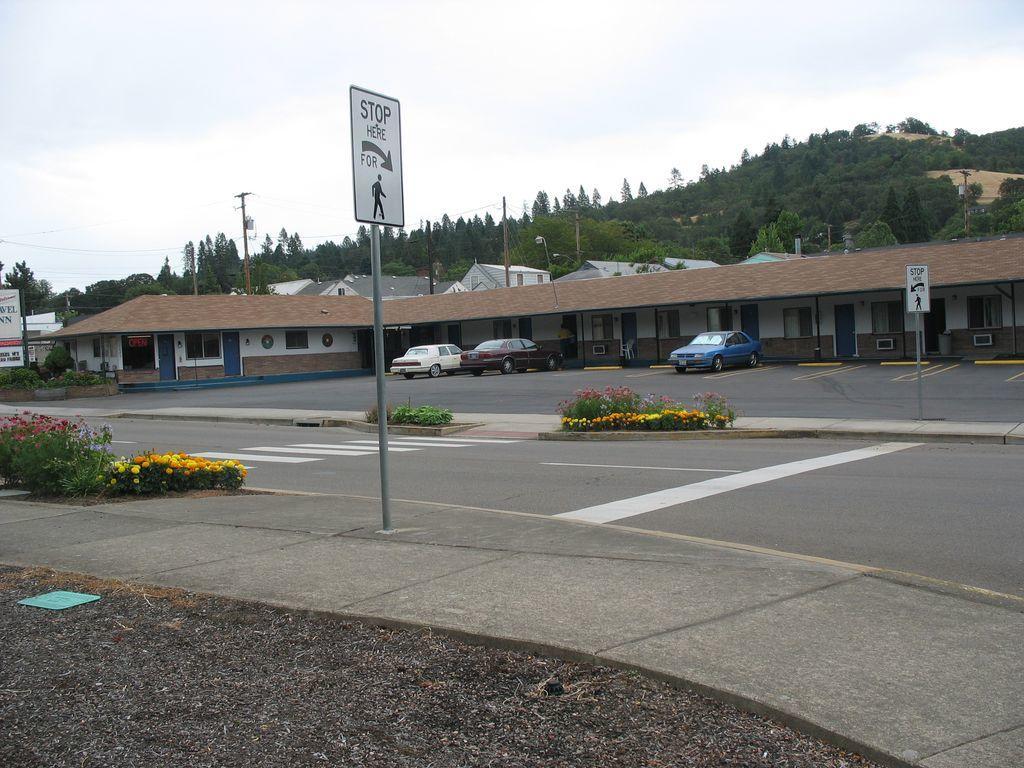 Travel Inn Roseburg Dış mekan fotoğraf